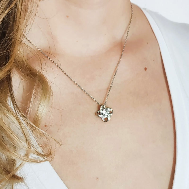 Cadou Mama - Colier Love Knot Fiica Momente